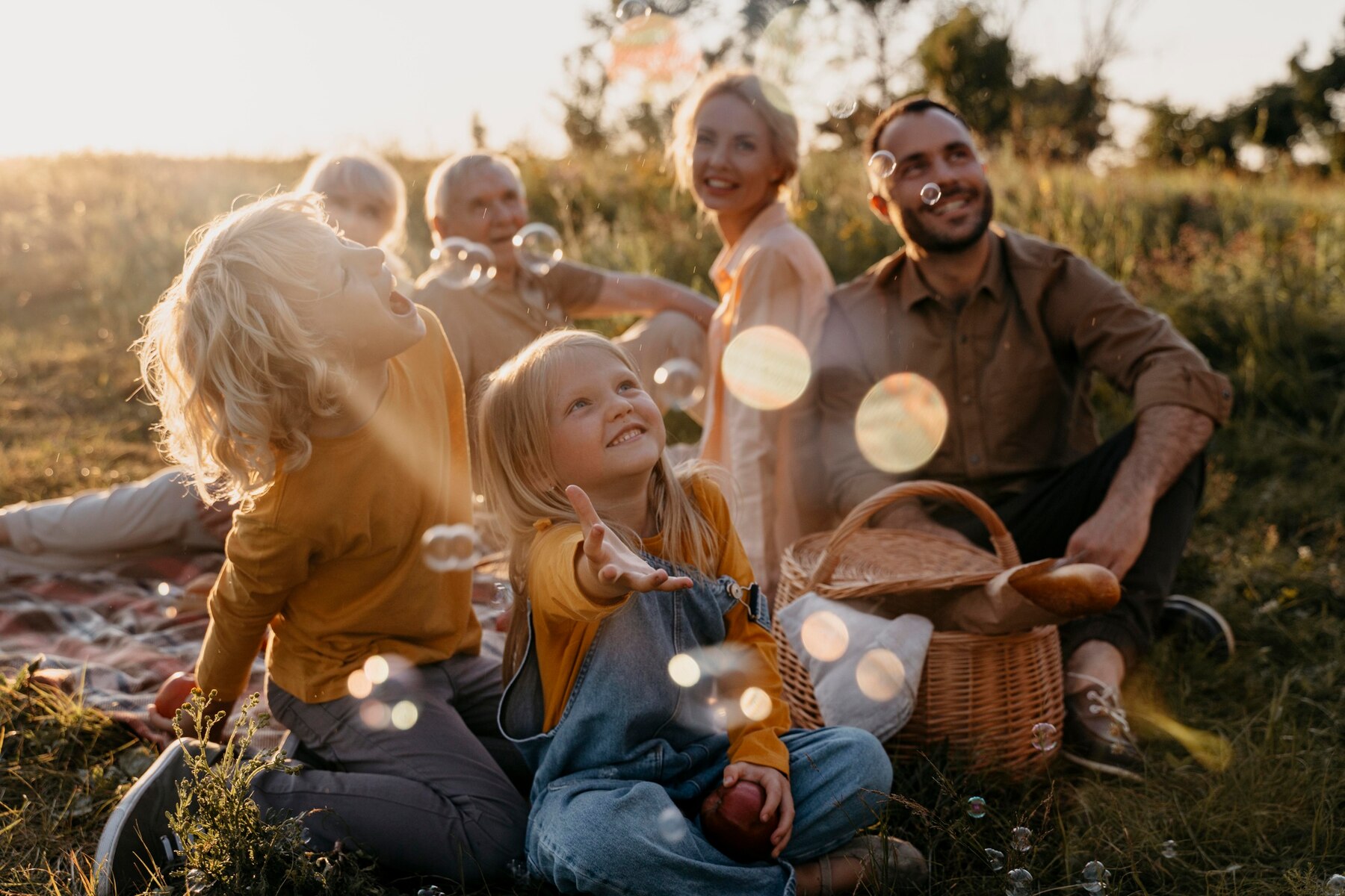 10 Tipps für eine glückliche Familie: So schaffen Sie Harmonie und Zusammenhalt