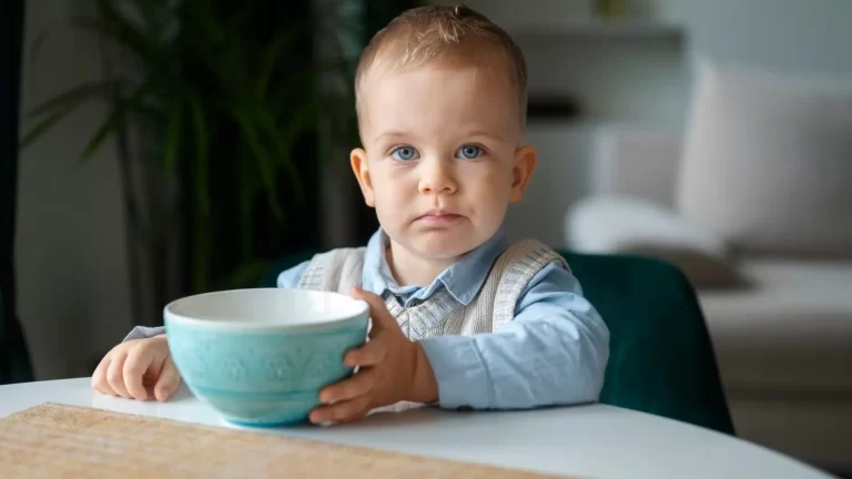 Ab wann dürfen Babys Joghurt essen?