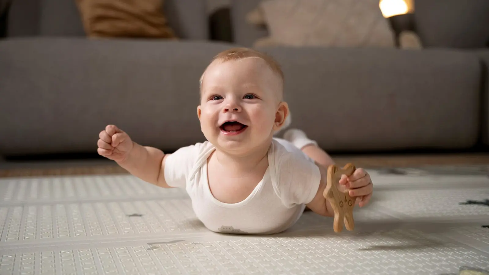 Babyentwicklung 5 Monate: Meilensteine und wichtige Fortschritte