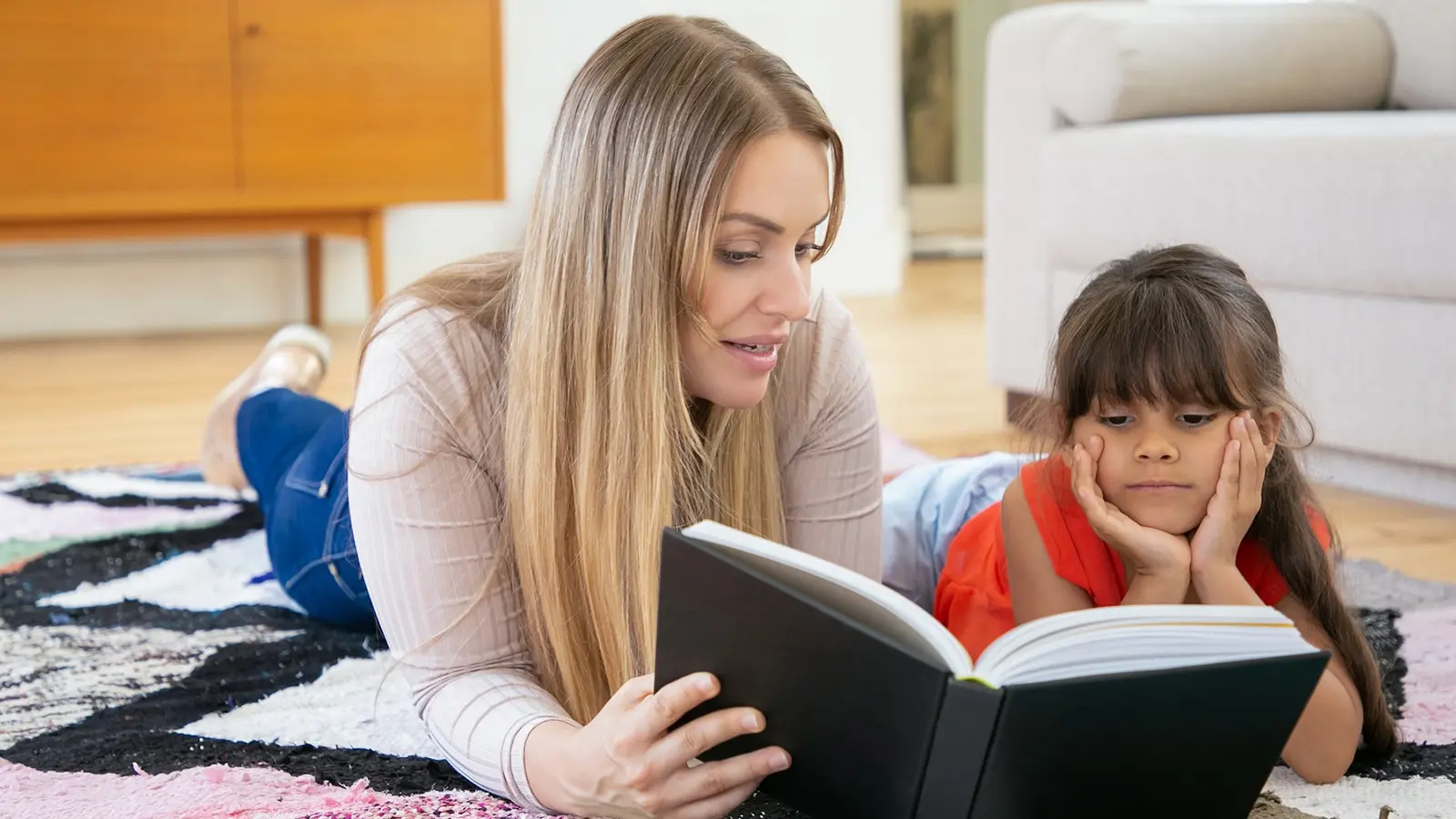 Sprachentwicklung bei Kindern: Wie Eltern die Sprachfähigkeiten fördern können